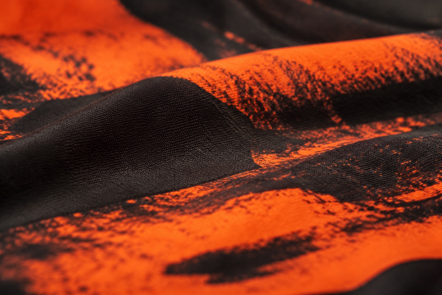 Macro of DTG ink absorbed into cotton fibres with no surface layer
